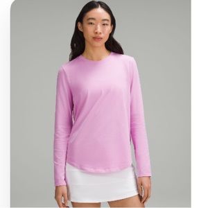 Perfect condition Lululemon Dahlia Mauve Love tee size 6